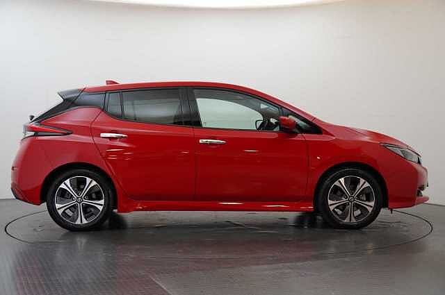 Nissan LEAF 40KW N-Connecta Auto with Sat Nav and 360 View Cameras