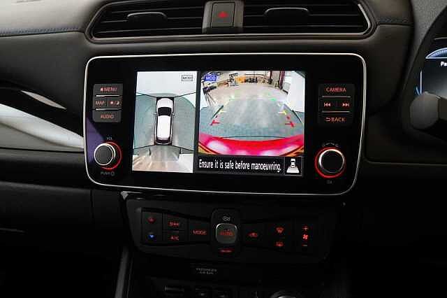 Nissan LEAF 40KW N-Connecta Auto with Sat Nav and 360 View Cameras