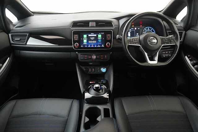 Nissan LEAF 40KW N-Connecta Auto with Sat Nav and 360 View Cameras