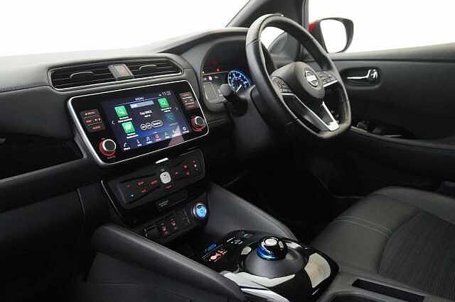 Nissan LEAF 40KW N-Connecta Auto with Sat Nav and 360 View Cameras