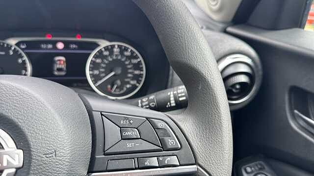 Nissan Juke 1.0 DiG-T Acenta Premium 5dr