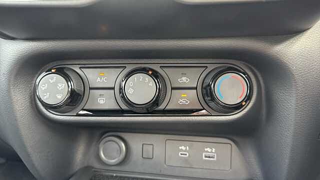 Nissan Juke 1.0 DiG-T Acenta Premium 5dr