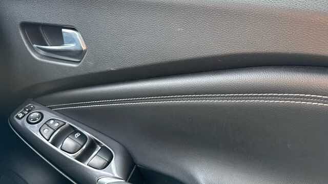 Nissan Juke JUKE 1.0 DiG-T 114 N-Connecta 5dr