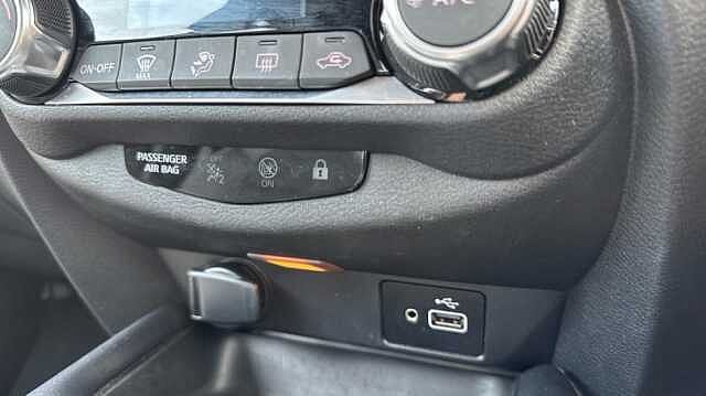 Nissan Juke JUKE 1.0 DiG-T 114 N-Connecta 5dr