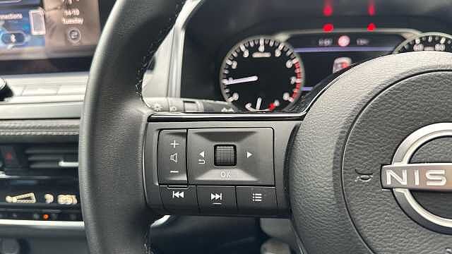 Nissan Qashqai 1.3 DiG-T MH Acenta Premium 5dr