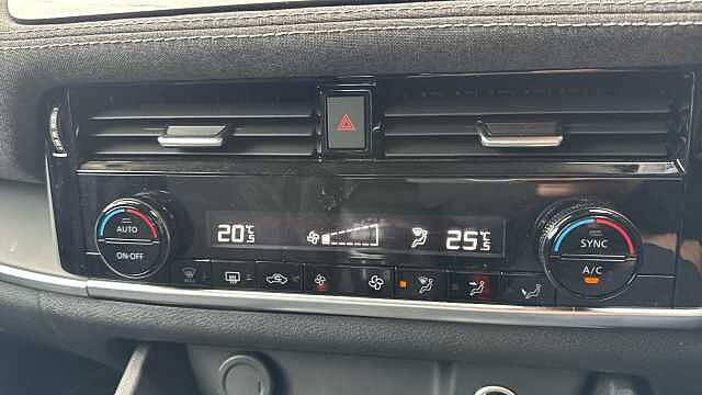 Nissan Qashqai 1.3 DiG-T MH Acenta Premium 5dr