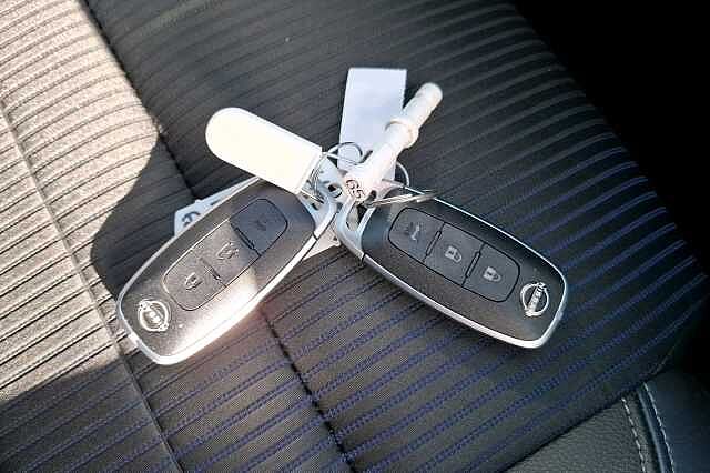 Nissan Qashqai Hatchback 1.3 DiG-T MH Tekna 5