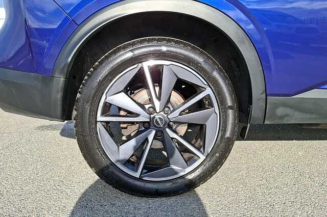 Nissan Qashqai Hatchback 1.3 DiG-T MH Tekna 5