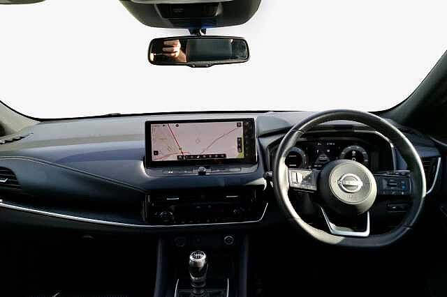 Nissan Qashqai Hatchback 1.3 DiG-T MH Tekna 5