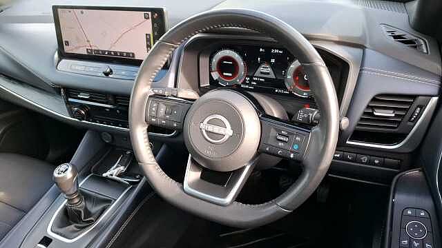 Nissan Qashqai Hatchback 1.3 DiG-T MH Tekna 5