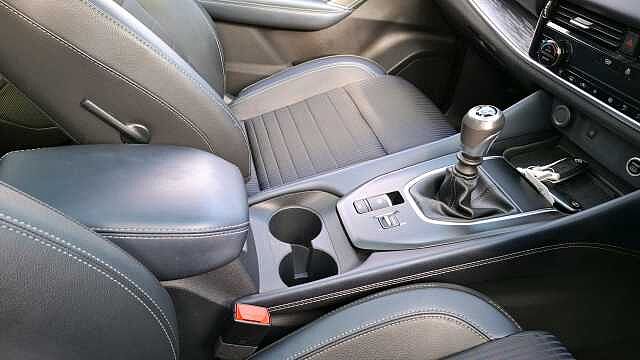 Nissan Qashqai Hatchback 1.3 DiG-T MH Tekna 5