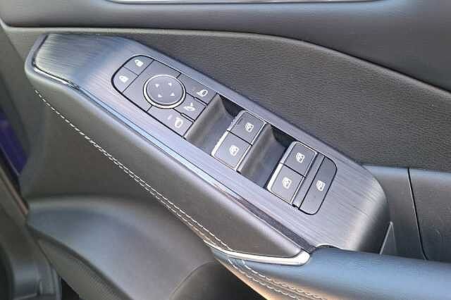 Nissan Qashqai Hatchback 1.3 DiG-T MH Tekna 5