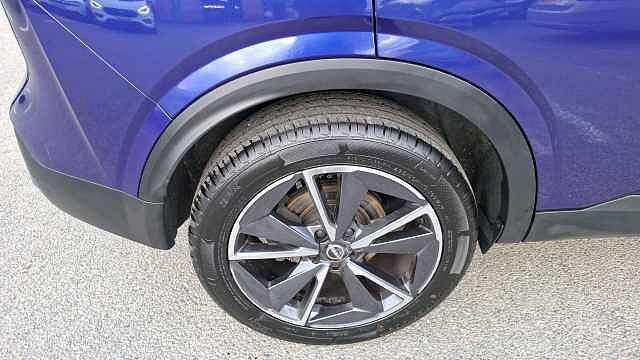 Nissan Qashqai Hatchback 1.3 DiG-T MH Tekna 5