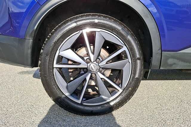 Nissan Qashqai Hatchback 1.3 DiG-T MH Tekna 5