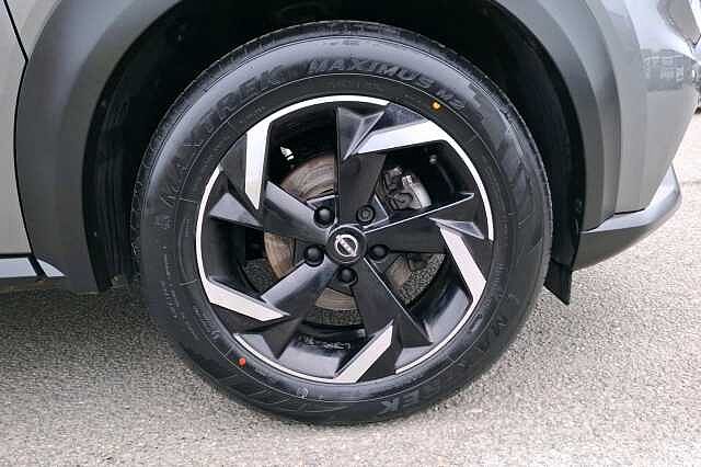 Nissan Juke 1.0 DiG-T 114 N-Connecta 5dr