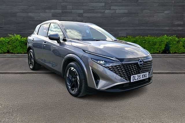 Nissan Qashqai 1.3 Dig-t MH N-connecta [glass