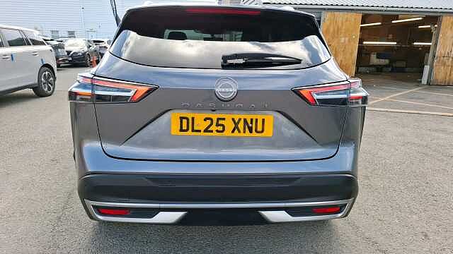 Nissan Qashqai 1.3 Dig-t MH N-connecta [glass