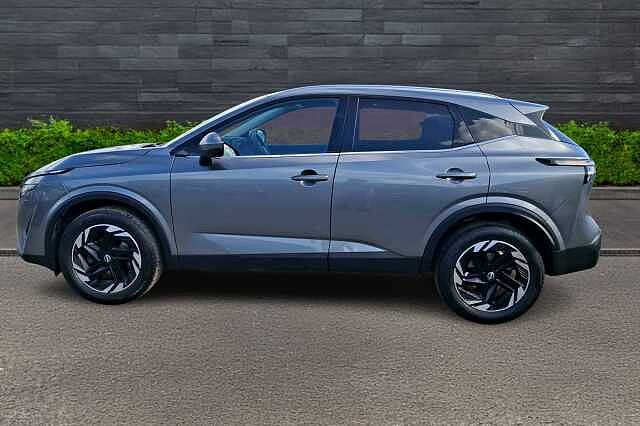 Nissan Qashqai 1.3 Dig-t MH N-connecta [glass