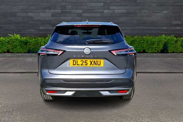 Nissan Qashqai 1.3 Dig-t MH N-connecta [glass