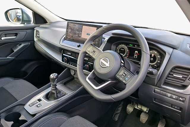 Nissan Qashqai 1.3 Dig-t MH N-connecta [glass