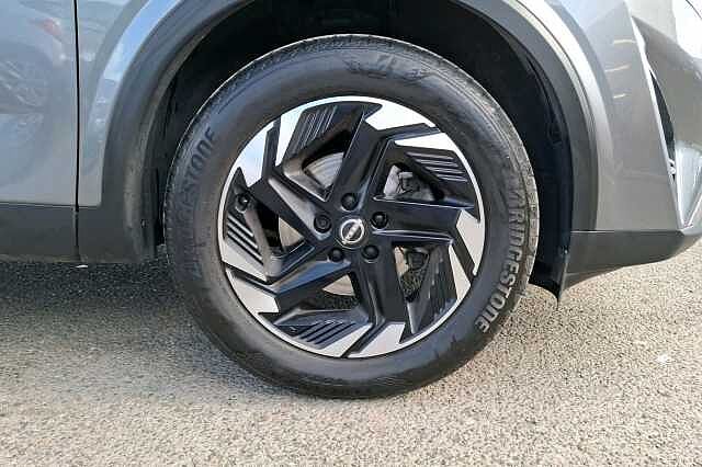 Nissan Qashqai 1.3 Dig-t MH N-connecta [glass