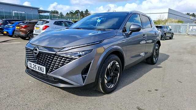 Nissan Qashqai 1.3 Dig-t MH N-connecta [glass