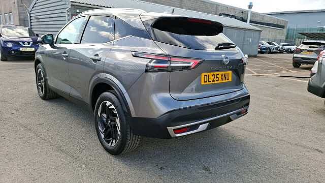 Nissan Qashqai 1.3 Dig-t MH N-connecta [glass