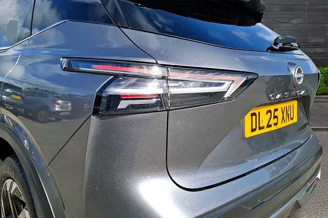 Nissan Qashqai 1.3 Dig-t MH N-connecta [glass