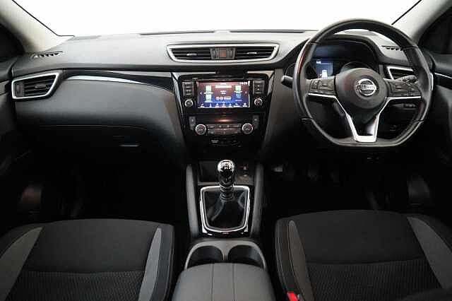 Nissan Qashqai 1.3 DIG-T 160 Acenta Premium with Sat Nav and Rear View Camera