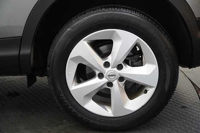 Nissan Qashqai 1.3 DIG-T 160 Acenta Premium with Sat Nav and Rear View Camera