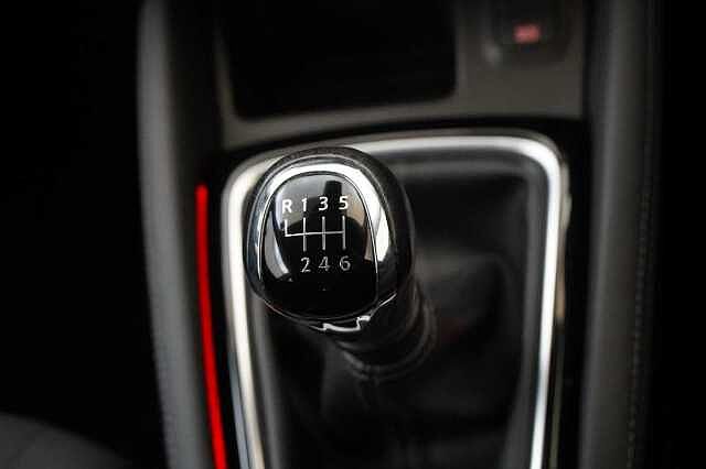 Nissan Qashqai 1.3 DIG-T 160 Acenta Premium with Sat Nav and Rear View Camera