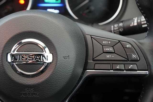 Nissan Qashqai 1.3 DIG-T 160 Acenta Premium with Sat Nav and Rear View Camera