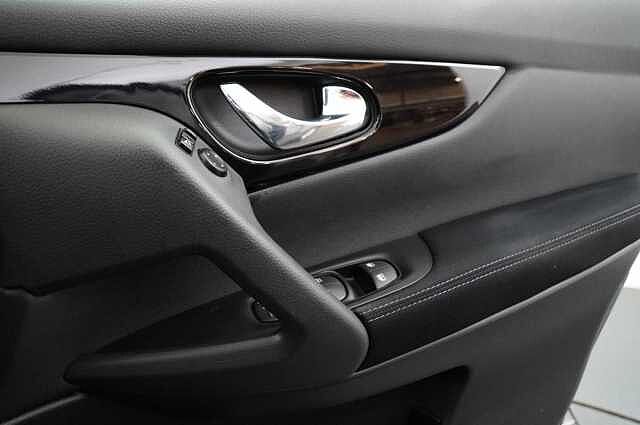 Nissan Qashqai 1.3 DIG-T 160 Acenta Premium with Sat Nav and Rear View Camera