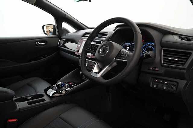 Nissan LEAF 40KW 10 Limited Edition Auto with Sat Nav and 360 View Cameras