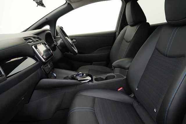 Nissan LEAF 40KW 10 Limited Edition Auto with Sat Nav and 360 View Cameras
