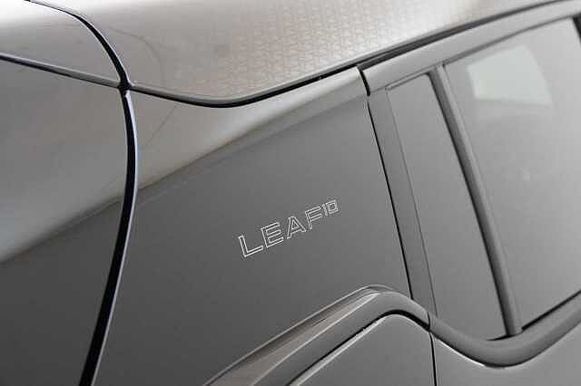 Nissan LEAF 40KW 10 Limited Edition Auto with Sat Nav and 360 View Cameras