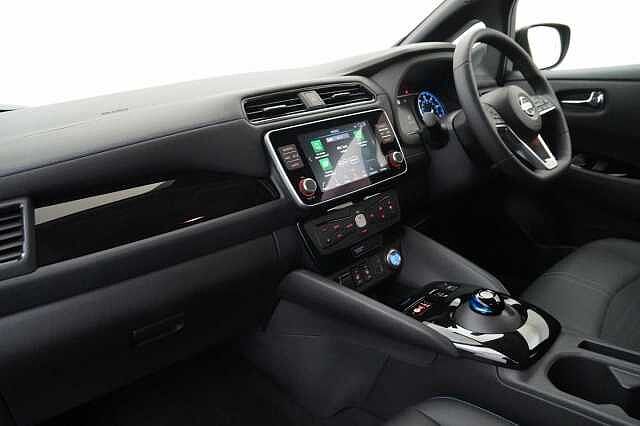 Nissan LEAF 40KW 10 Limited Edition Auto with Sat Nav and 360 View Cameras