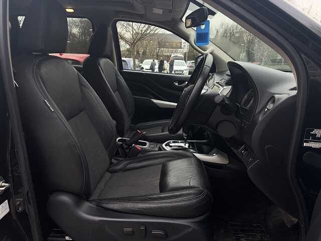 Nissan Navara Double Cab Pick Up N-Guard 2.3dCi 190 TT 4WD Auto