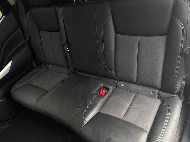 Nissan Navara Double Cab Pick Up N-Guard 2.3dCi 190 TT 4WD Auto