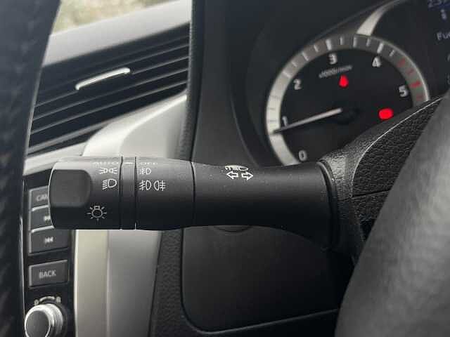 Nissan Navara Double Cab Pick Up N-Guard 2.3dCi 190 TT 4WD Auto