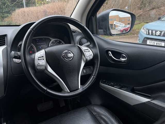 Nissan Navara Double Cab Pick Up N-Guard 2.3dCi 190 TT 4WD Auto