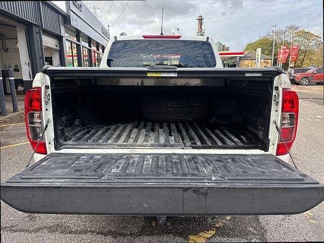 Nissan Navara Double Cab Pick Up N-Guard 2.3dCi 190 TT 4WD Auto