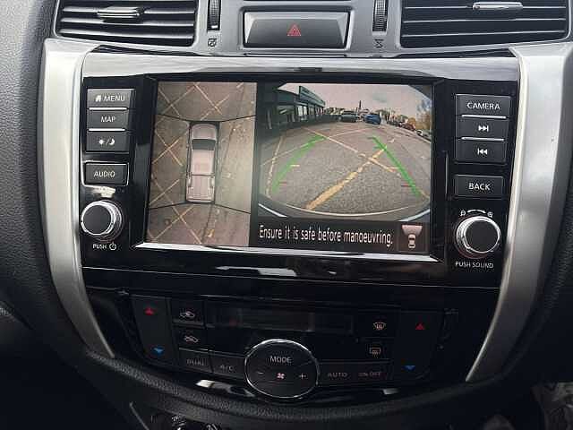 Nissan Navara Double Cab Pick Up N-Guard 2.3dCi 190 TT 4WD Auto