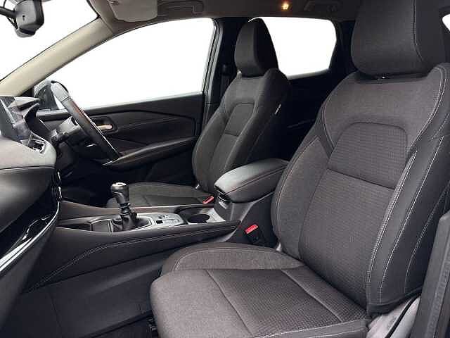 Nissan Qashqai 1.3 DiG-T MH N-Connecta 5dr