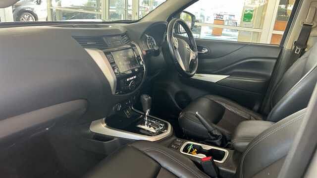 Nissan Navara NAVARA Double Cab Pick Up N-Guard 2.3dCi 190 TT 4WD Auto