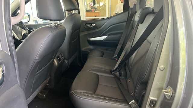 Nissan Navara NAVARA Double Cab Pick Up N-Guard 2.3dCi 190 TT 4WD Auto