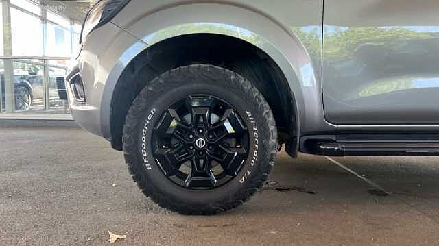 Nissan Navara NAVARA Double Cab Pick Up N-Guard 2.3dCi 190 TT 4WD Auto