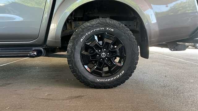 Nissan Navara NAVARA Double Cab Pick Up N-Guard 2.3dCi 190 TT 4WD Auto