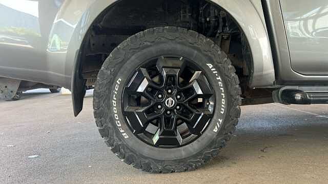 Nissan Navara NAVARA Double Cab Pick Up N-Guard 2.3dCi 190 TT 4WD Auto