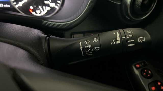 Nissan Juke 1.0 DiG-T 114 N-Connecta 5dr